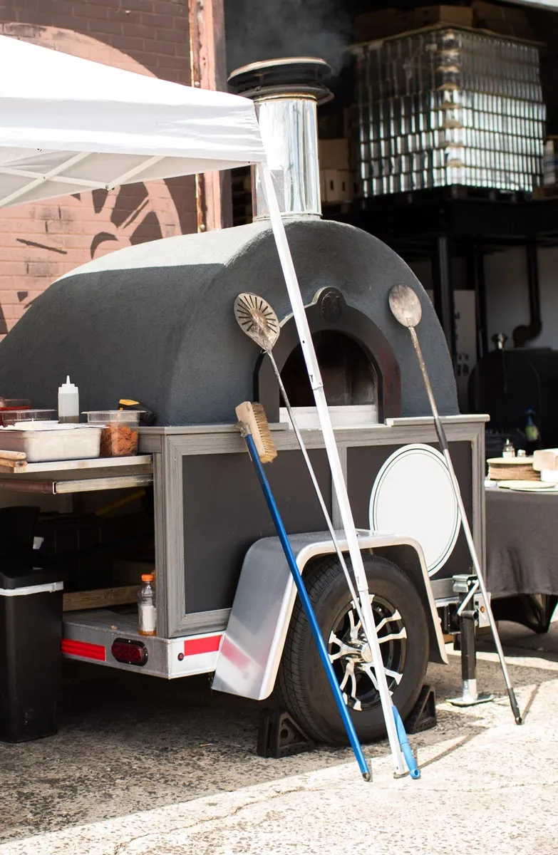 The mobile wood-fired pizza oven